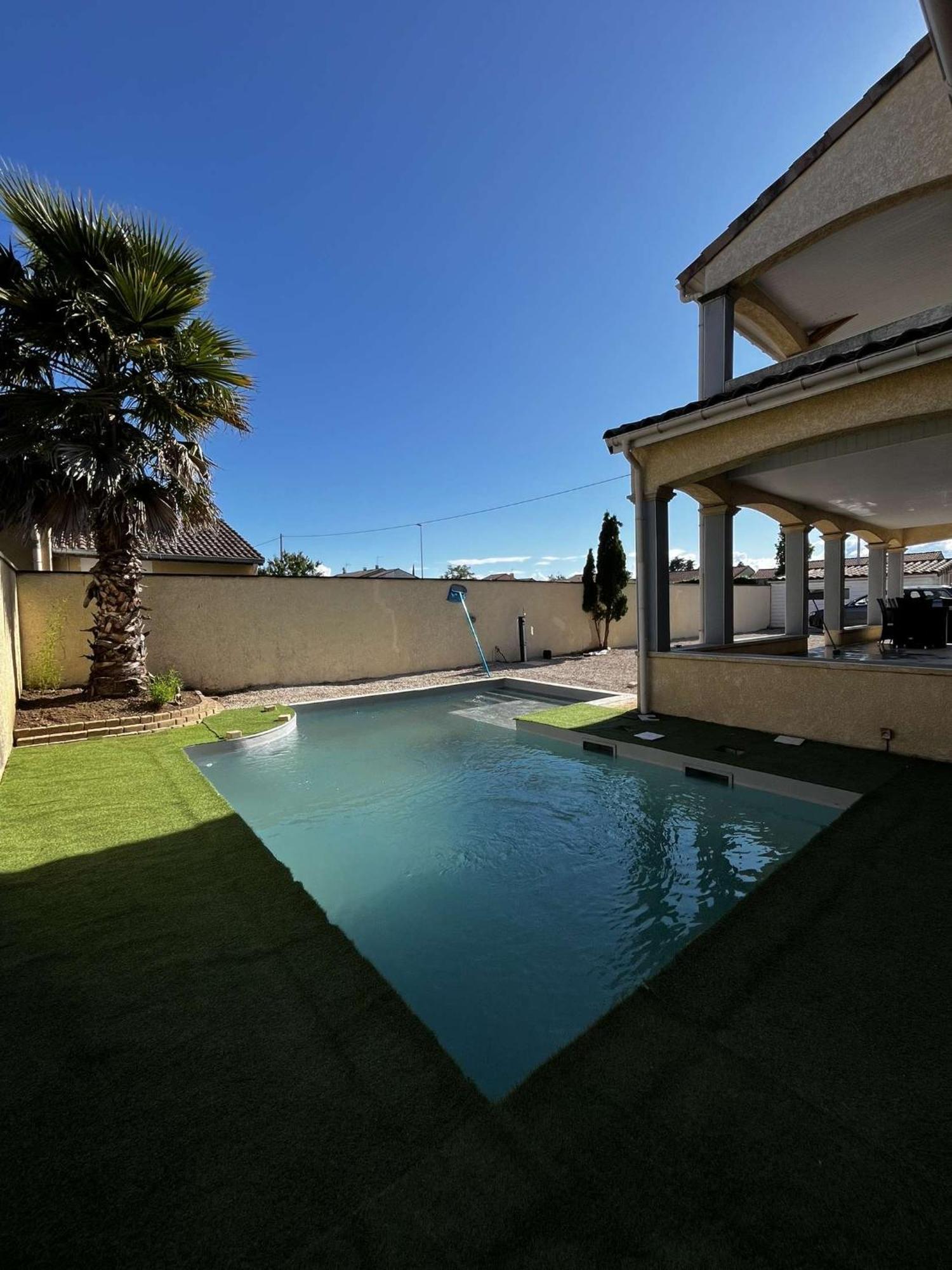 Villa Contemporaine Avec Piscine Romans-sur-Isère Dış mekan fotoğraf