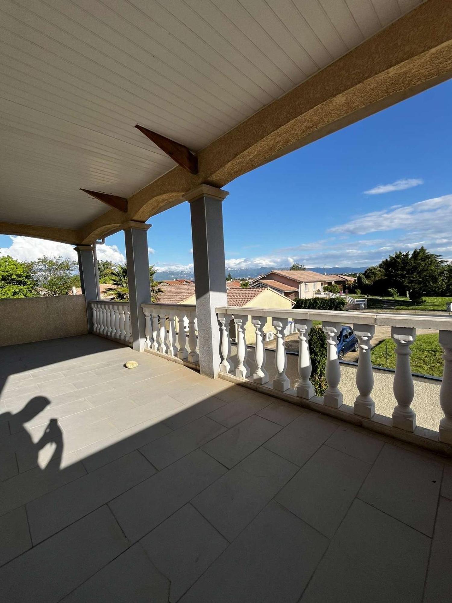 Villa Contemporaine Avec Piscine Romans-sur-Isère Dış mekan fotoğraf